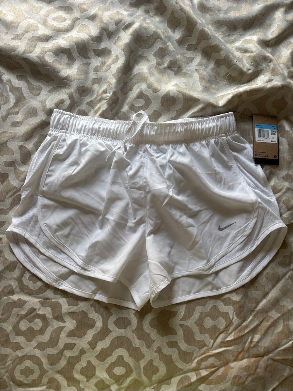 Nike running shorts - white